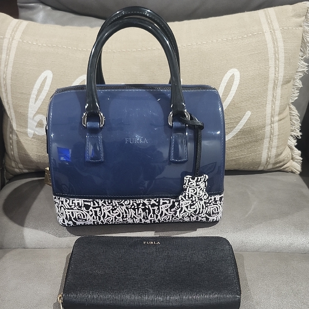 💢 Furla Jelly Bag With Lock And Graffiti Bottom And Saffiano Zippy Wallet